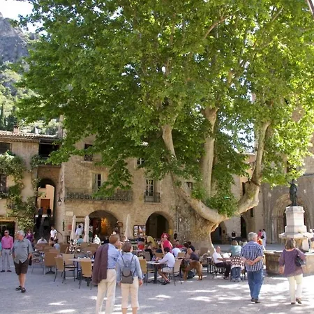 Le Patio: Charming 3-star In Center *