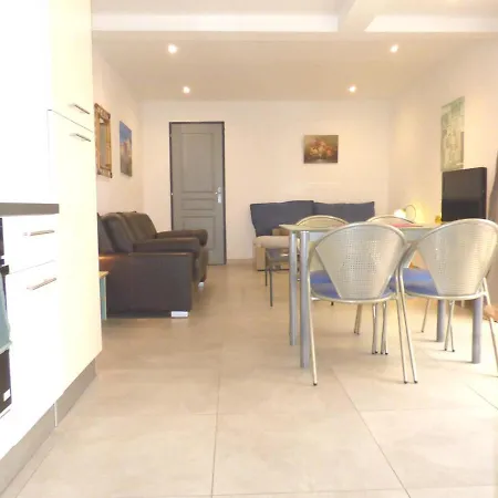 Appartamento Le Patio-Meublé de Tourisme 3 étoiles -Résidence Les Logis de Béziers-Garage optionnel-Cœur de ville-Plages à 16km ! *