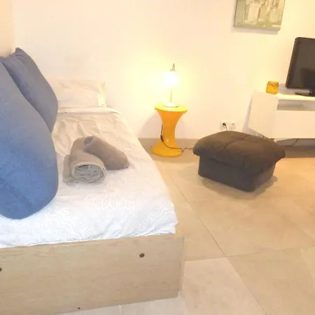 Appartamento Le Patio-Meublé de Tourisme 3 étoiles -Résidence Les Logis de Béziers-Garage optionnel-Cœur de ville-Plages à 16km ! *