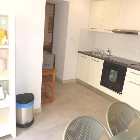 Le Patio-Meublé de Tourisme 3 étoiles -Résidence Les Logis de Béziers-Garage optionnel-Cœur de ville-Plages à 16km ! Appartamento