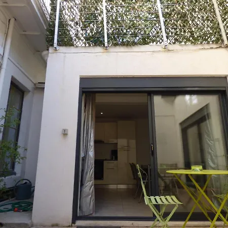 Le Patio-Meublé de Tourisme 3 étoiles -Résidence Les Logis de Béziers-Garage optionnel-Cœur de ville-Plages à 16km ! Appartamento Béziers