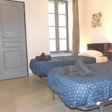 Le Patio-Meublé de Tourisme 3 étoiles -Résidence Les Logis de Béziers-Garage optionnel-Cœur de ville-Plages à 16km ! Appartamento *