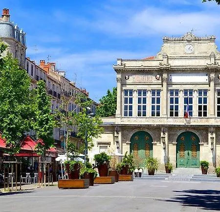 Le Patio-Meublé de Tourisme 3 étoiles -Résidence Les Logis de Béziers-Garage optionnel-Cœur de ville-Plages à 16km ! Appartamento